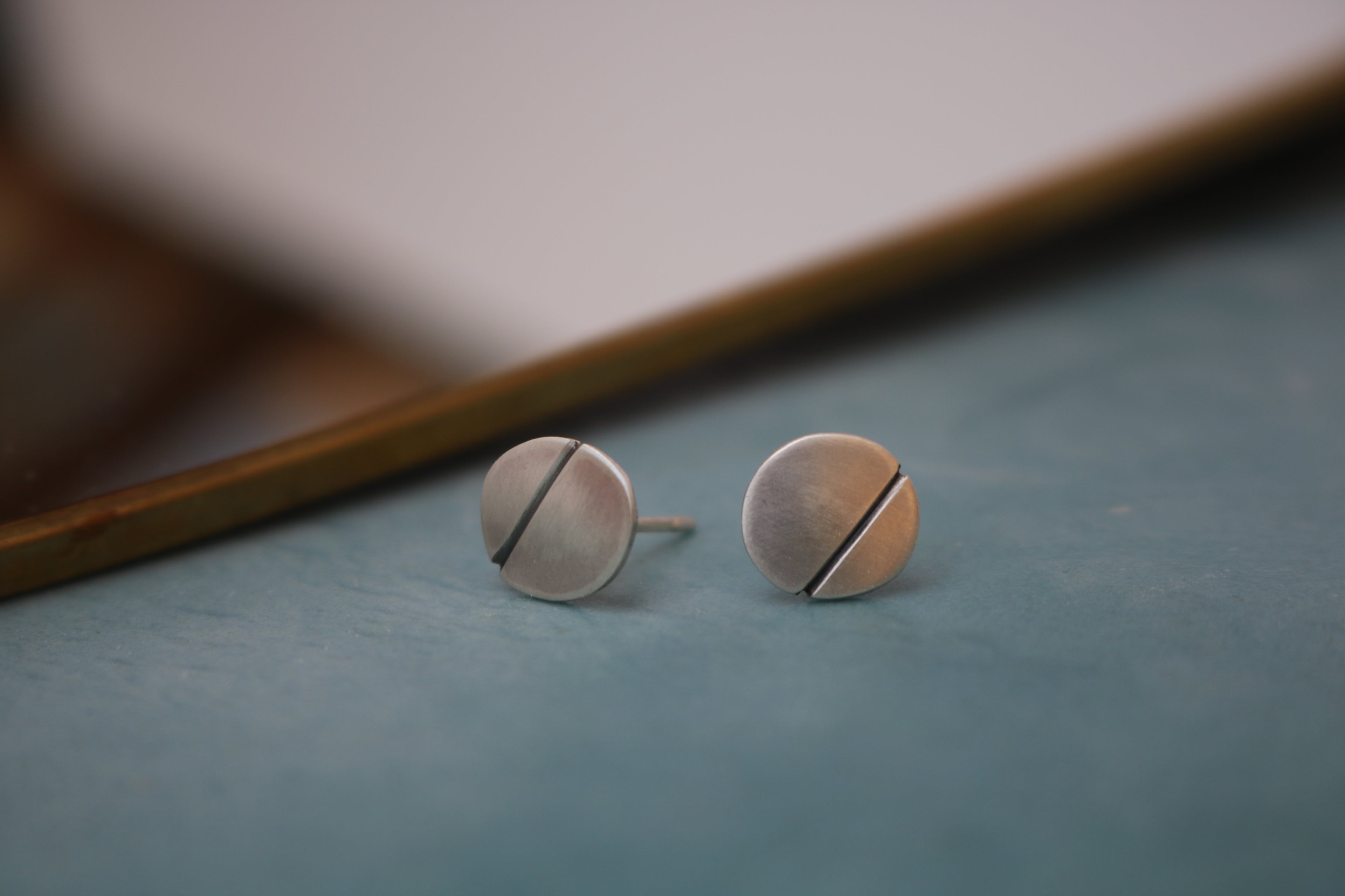 ISHI stud earrings - small